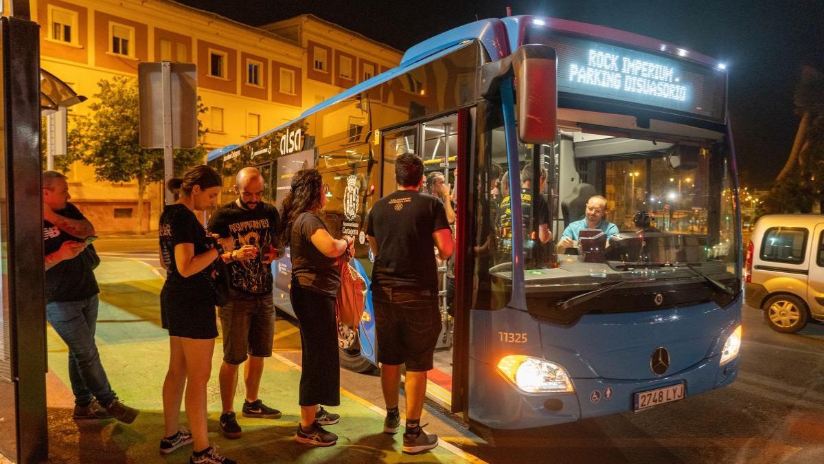 Bus lanzadera en servicio durante el Rock Imperium