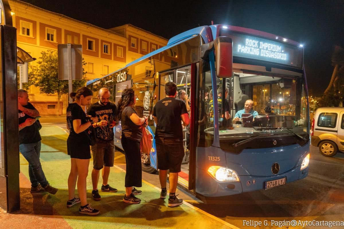 Bus lanzadera en servicio durante el Rock Imperium