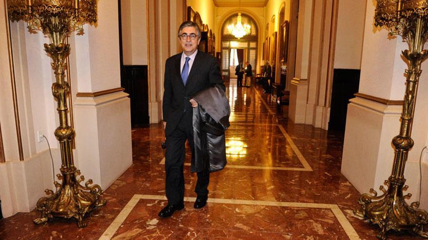 Fernández Moreda, en la salida de un pleno en 2012.