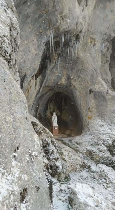 La Sierra de las Nieves se tiñe de blanco