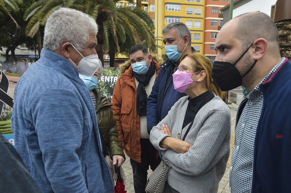 Concentración para exigir que se reanude la búsqueda de Manuel Navarro en Terranova