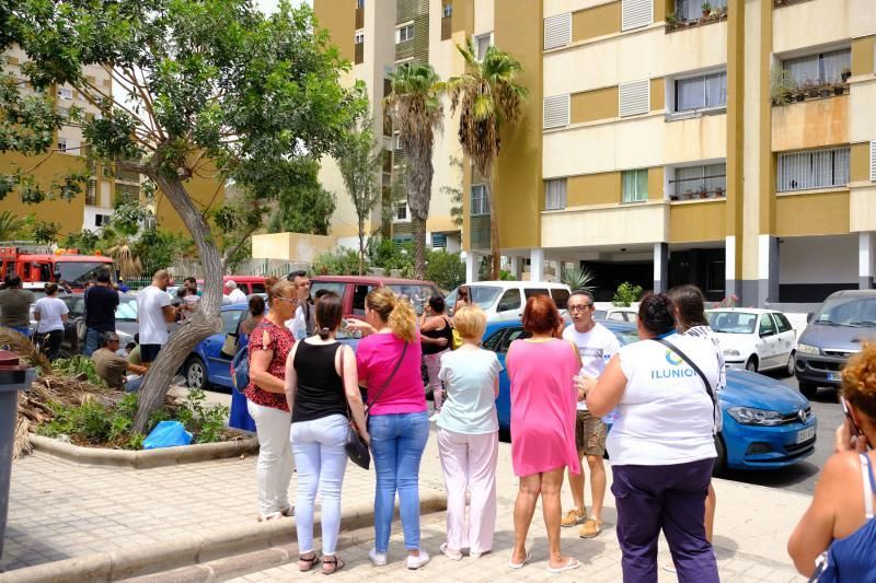 Incendio en un edificio de Jinámar