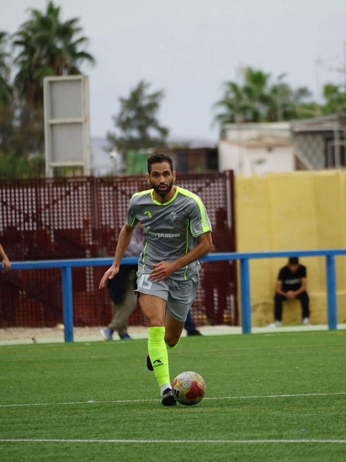 Quim Araujo, en una imagen de un partido con el Santomera