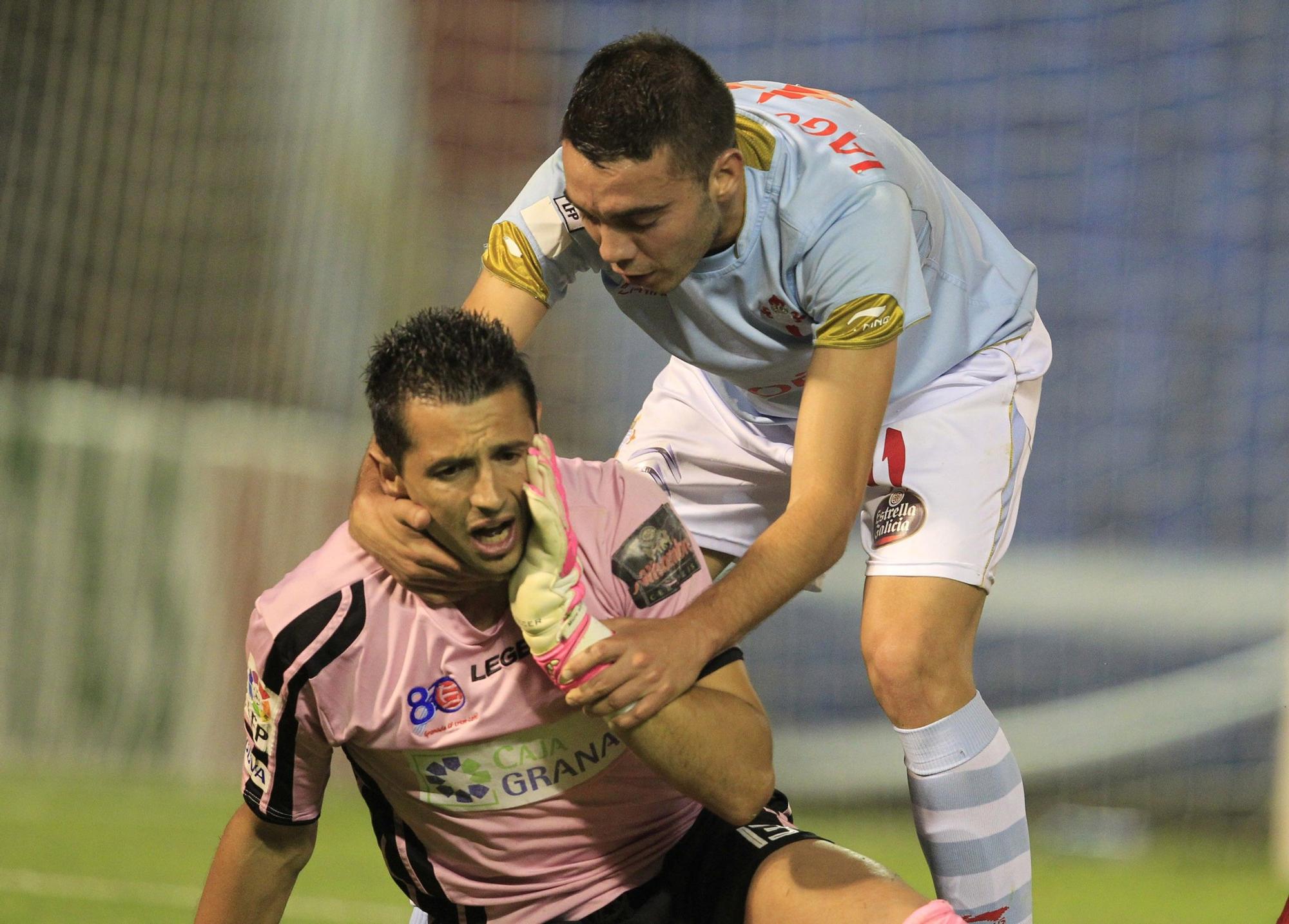 IAGO ASPAS 9-6-11 Ricardo Grobas Su choque con Roberto marc� el play off de ascenso ante el Granada.jpg