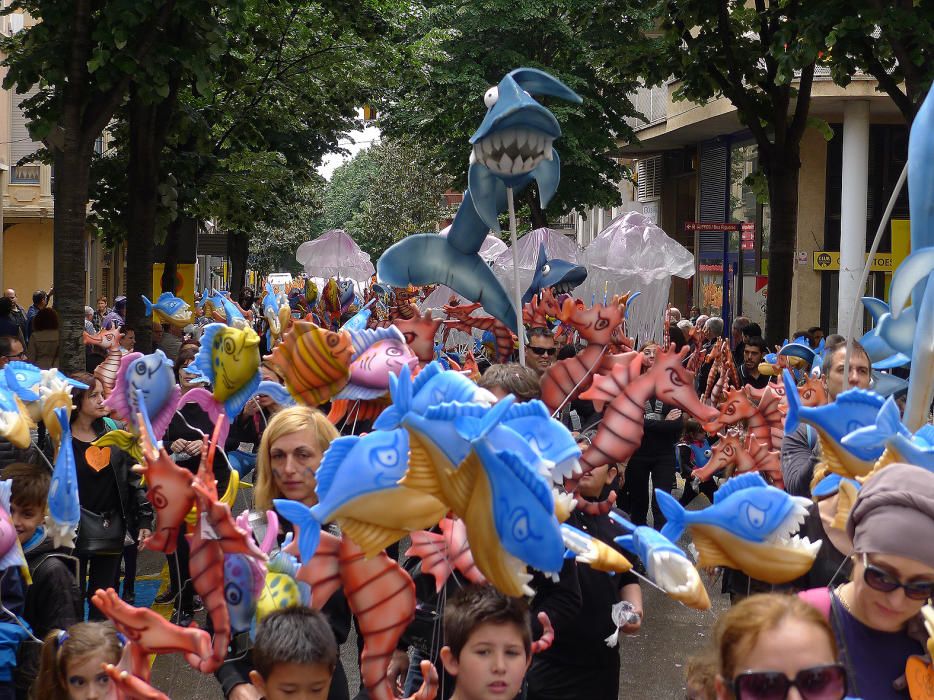 Rua infantil, cercavila i castells per acomiadar les Fires de Figueres