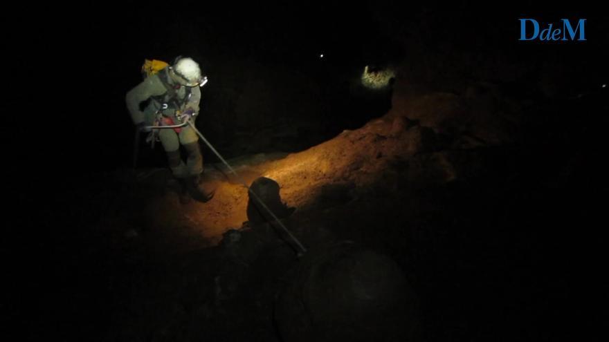 So verläuft der Abstieg in die tiefste Höhle auf Mallorca