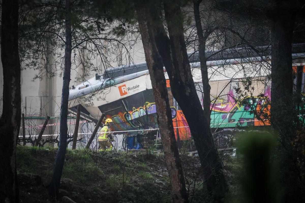 El tren descarrilado en Gelida, la mañana después del accidente