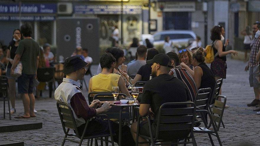 La Complutense llama a los licenciados a ofrecerse a Madrid como rastreadores