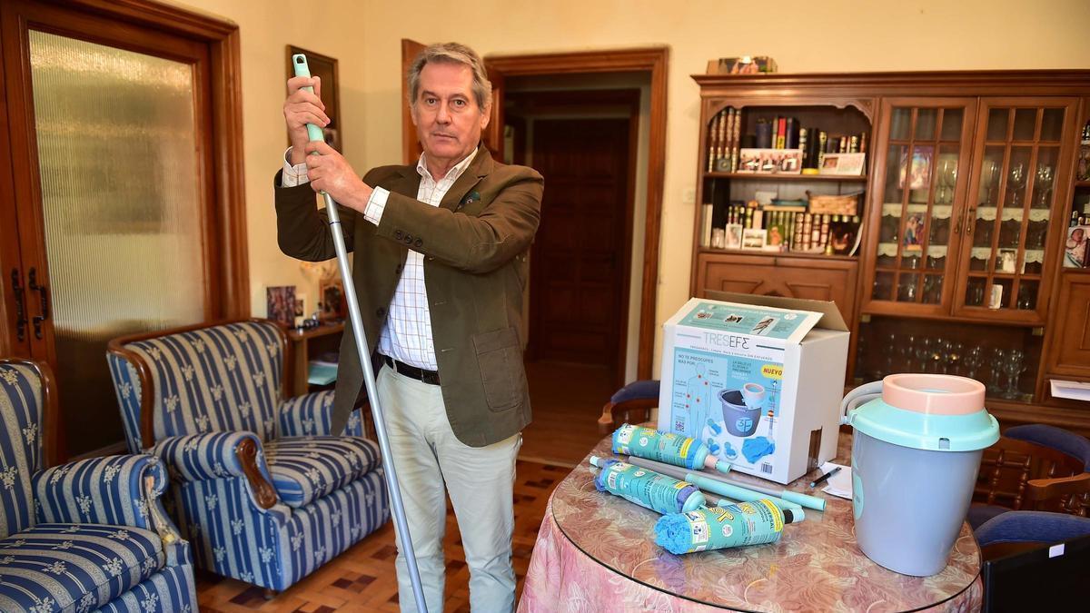 Video | Una nueva fregona ideada en Plasencia promete reducir lesiones en muñecas, hombros y espalda