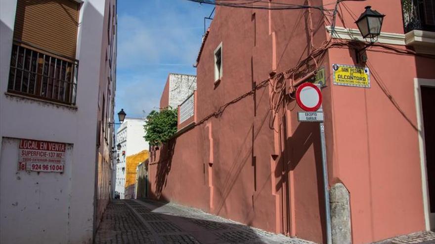 El ayuntamiento soterrará el cableado de 97 cruces del Casco Antiguo y la Uva