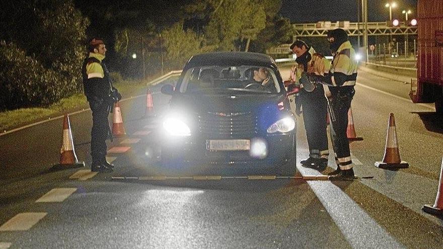 Detenidos de madrugada tres conductores bebidos en calles de Zaragoza