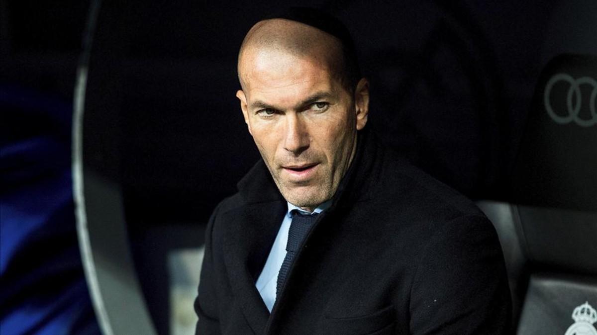 Zidane necesita un 9 para enero