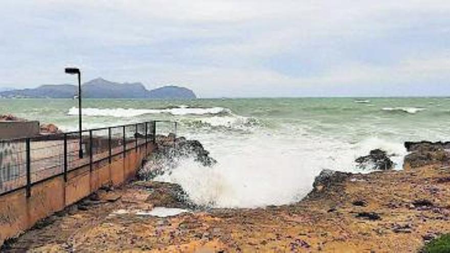 El temporal de viento azotará también hoy las Pitiüses.