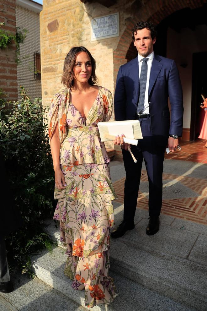 Tamara Falcó con vestido de flores con volantes