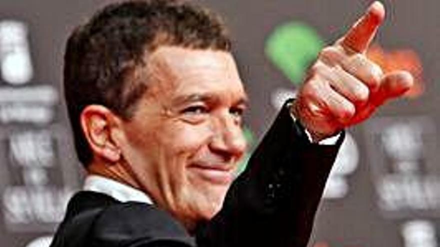 Antonio Banderas con el Goya a mejor actor.