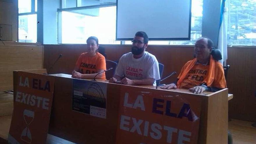 Rosa María García, Hermelo y Guimeráns, ayer, en el Concello. // G.N.