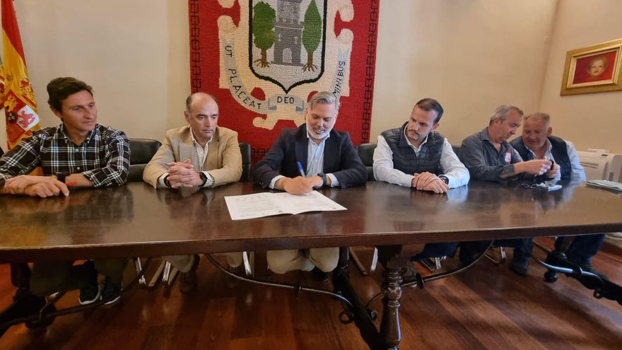 Plasencia aprueba subidas salariales para el personal municipal