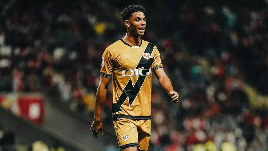 Etienne Eto'o desmiente una mala relaci車n con su padre