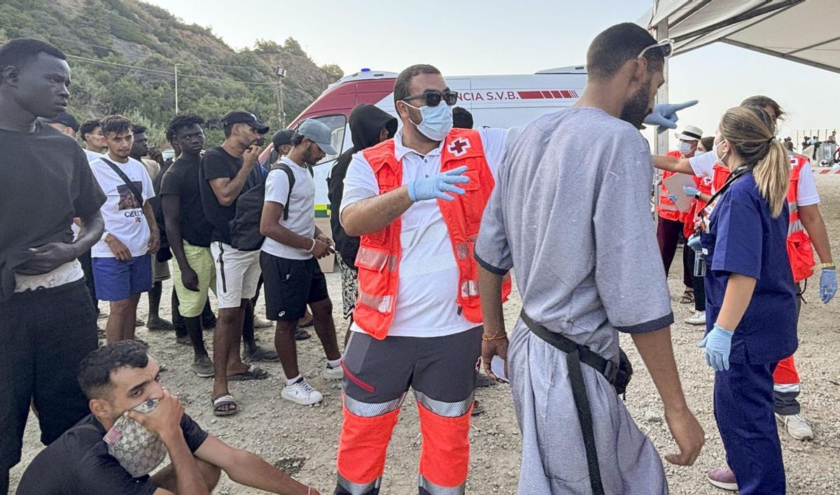 El Govern compagina l’acollida amb l’agilitació de les expulsions a Ceuta