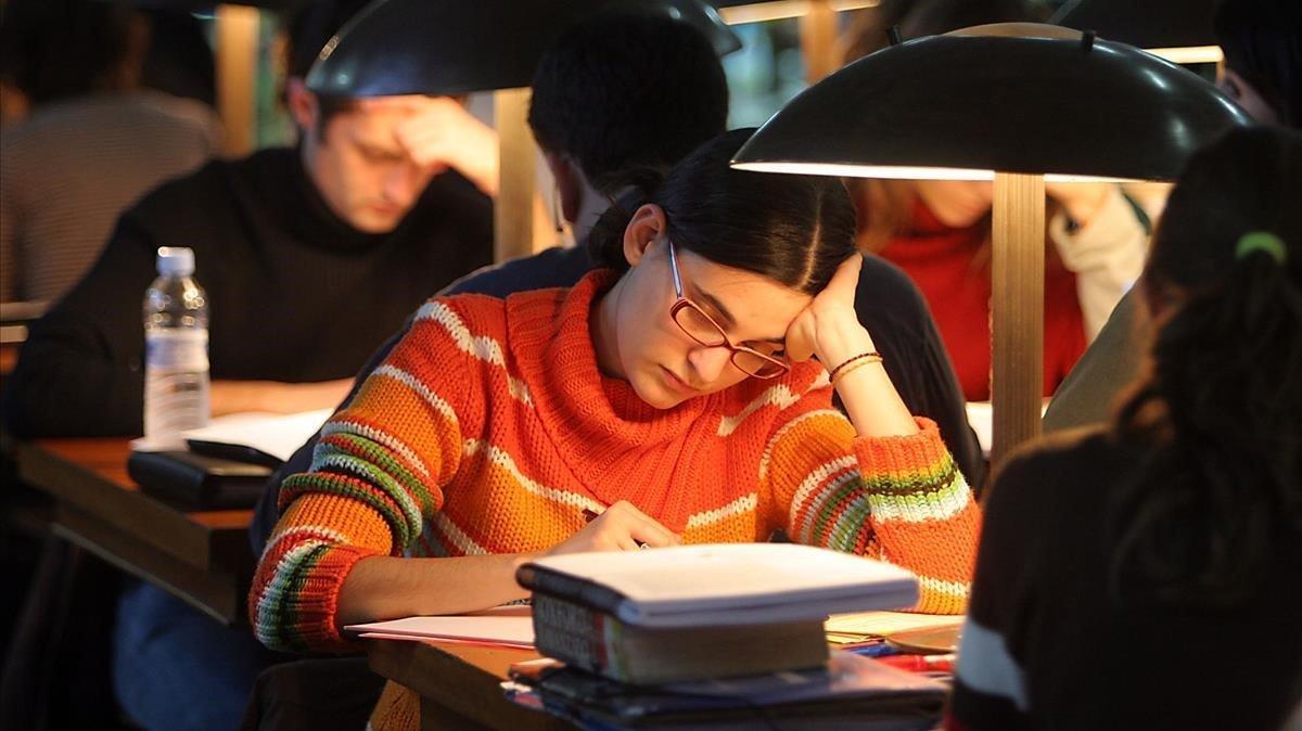 zentauroepp3914756-barcelona-2006-reportaje-cada-estudiantes-n181121155950-1542812541303