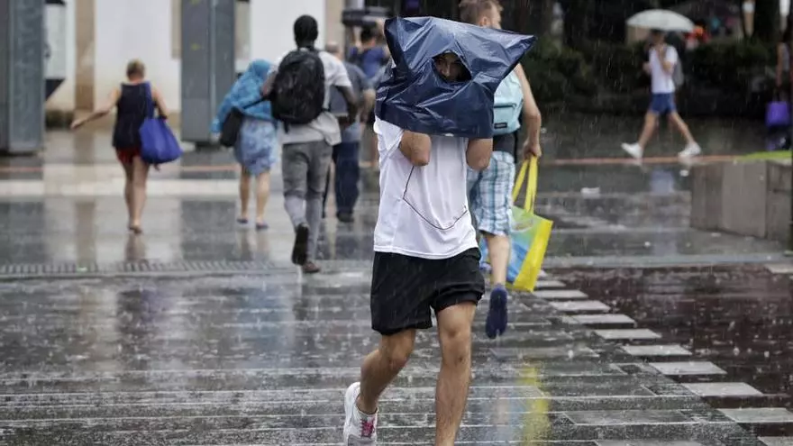 VÍDEO | La Aemet anuncia una bajada de las temperaturas en Mallorca y avisa de tormentas en el interior