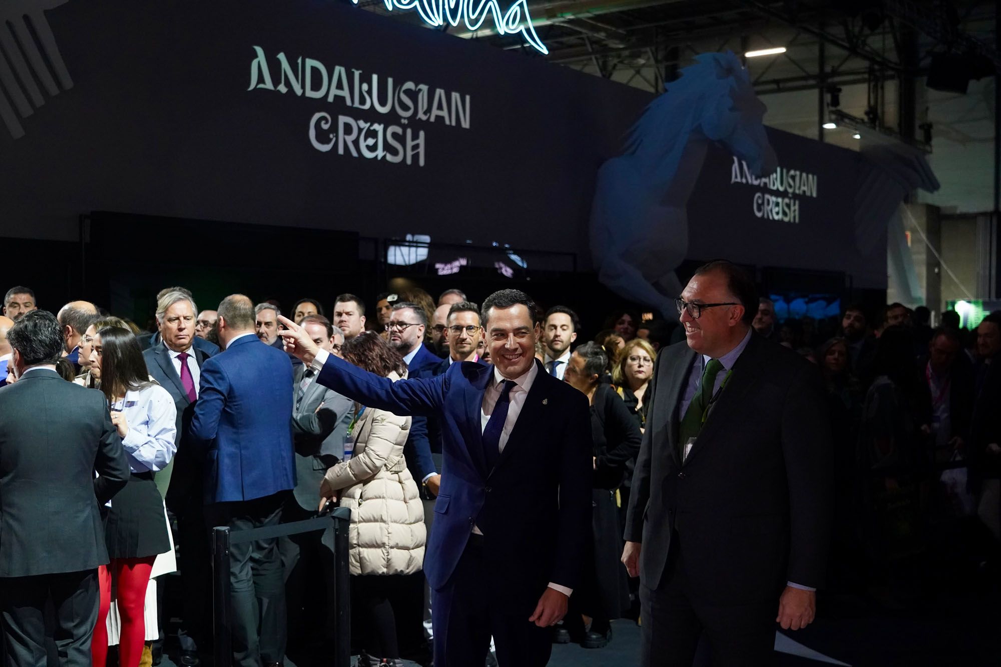 Juanma Moreno, en la jornada inaugural del stand de Andalucía en Fitur 2024.