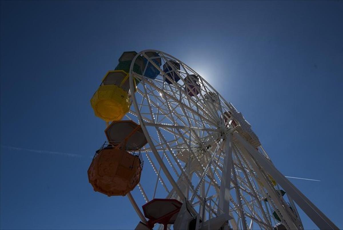 La noria del parque de atracciones del Tibidabo