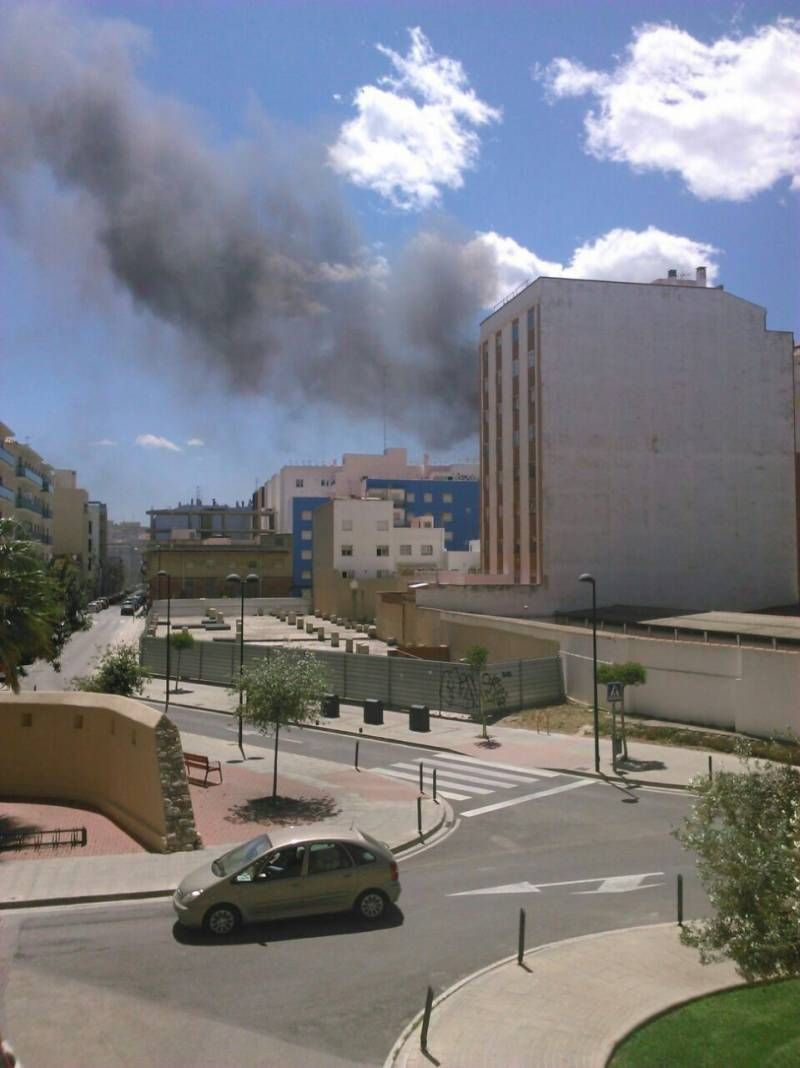 GALERÍA DE FOTOS - Incendio viviendas Vinaròs