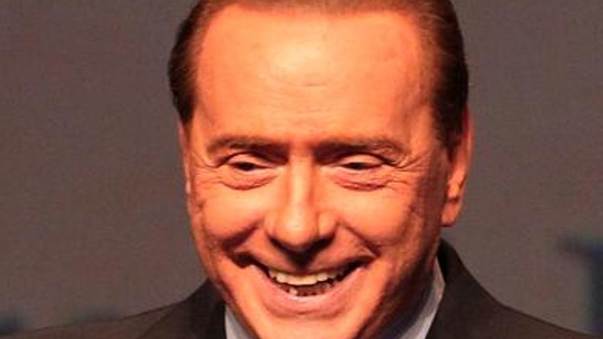 El divorcio le costará 300.000 euros al mes a Berlusconi