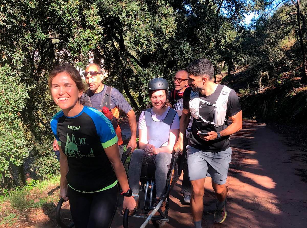 Participantes del proyecto durante una actividad en la naturaleza.