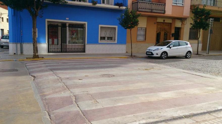 Paso de peatones en l´Alcúdia en el que fue arrollado en niño .