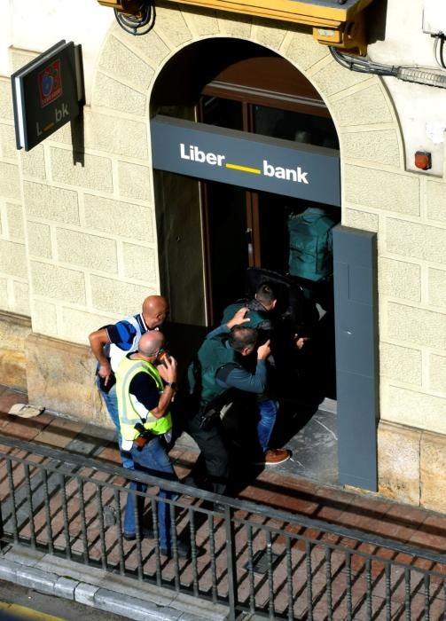Un atracador es treu la vida després d'intentar robar en un banc a Astúries
