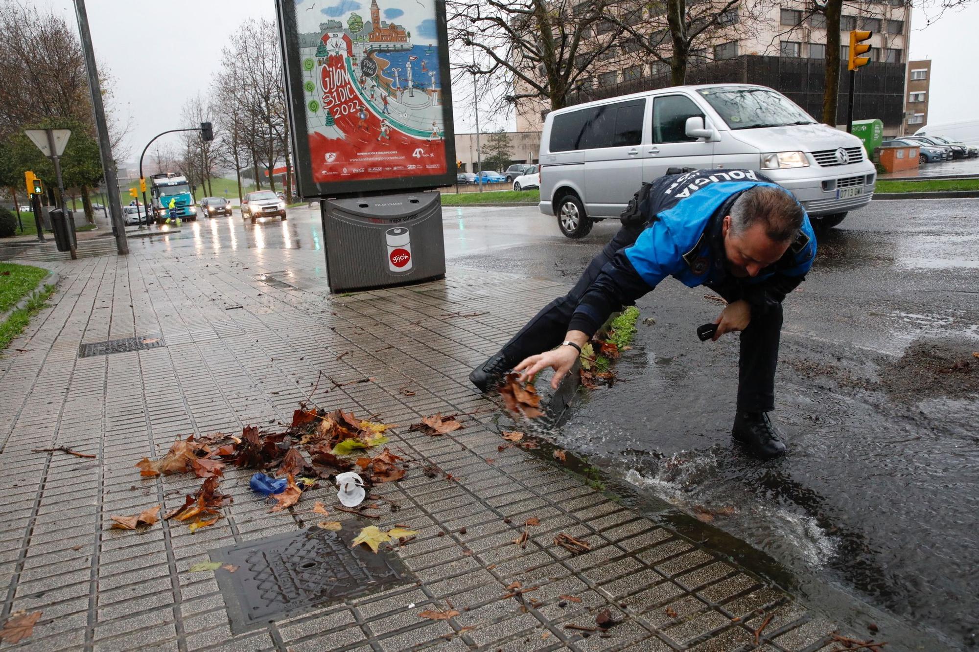 En imágenes: las consecuencias de la borrasca "Fein" en Gijón