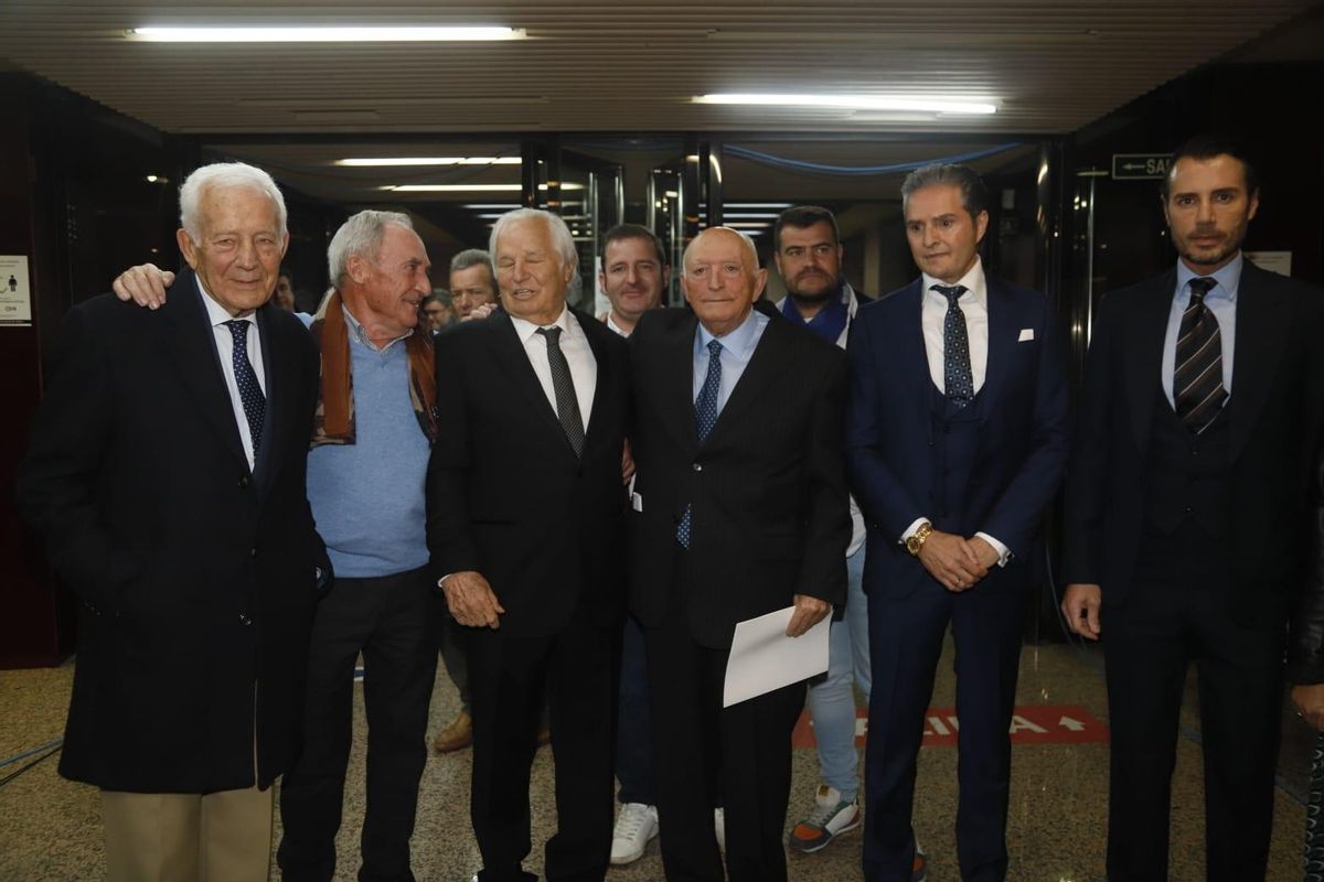 José María Montilla, Fernando Sacromonte, Manuel Benítez, Juan Machín, Chiquilín y Finito de Córdoba, antes de comenzar el acto en Córdoba.