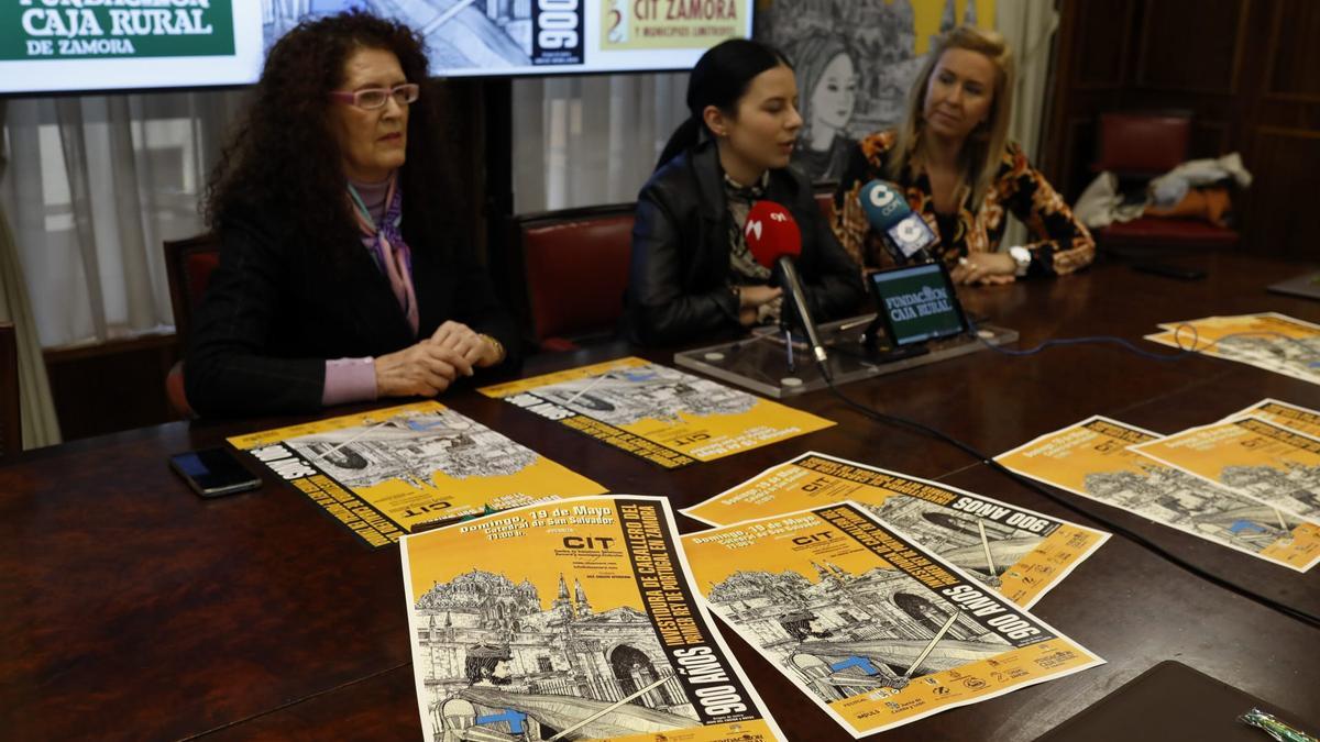 Clarisa Rodríguez, Laura Huertos y María Jesús Álvarez en la presentación