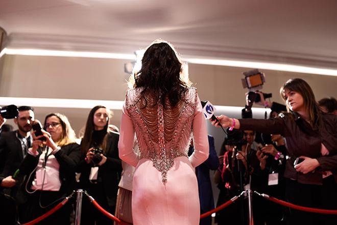 Premios Goya 2018, detalle de la espalda del vestido de Penélope Cruz