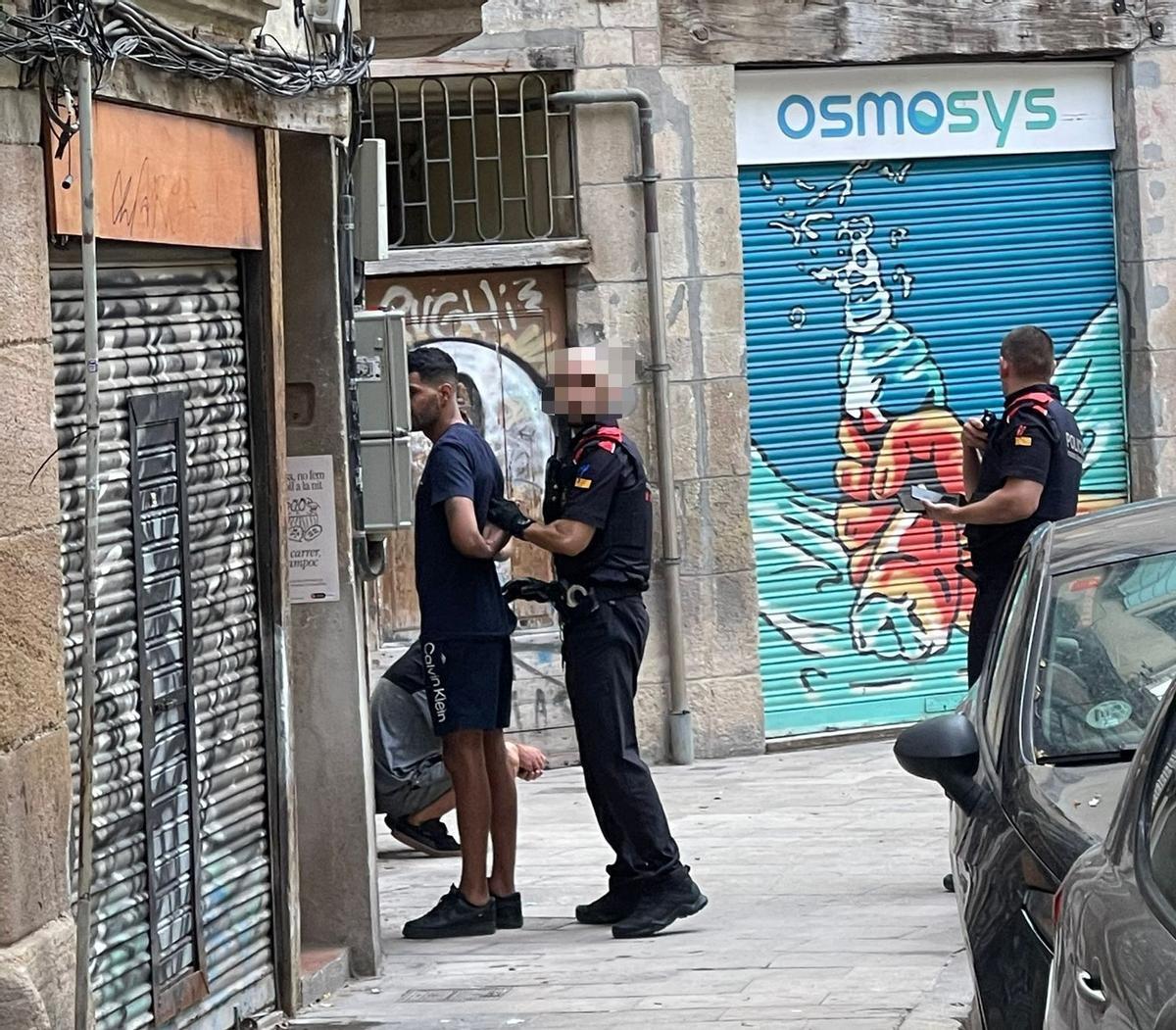 Detención frente al narcolocal