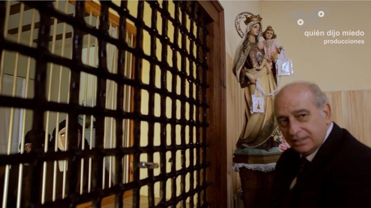 Fotograma de 'El Colibrí', documental en el que el ministro del Interior profundiza en su religiosidad.