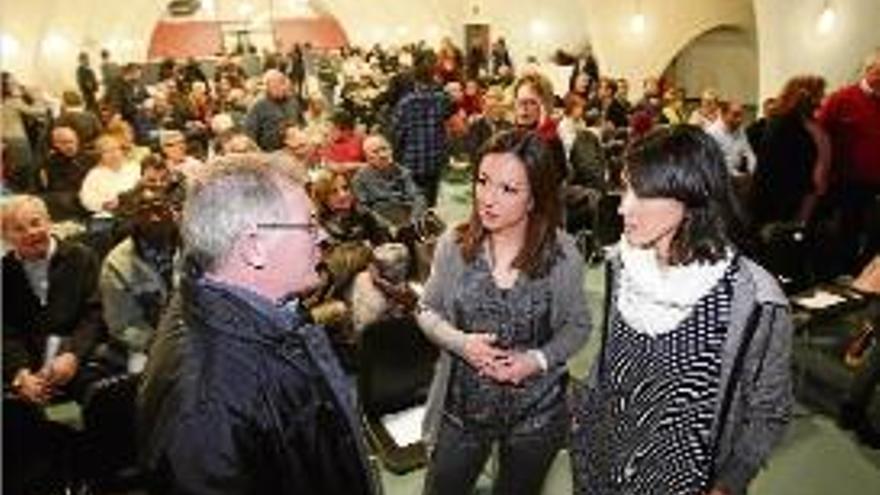 Pineda, al mig, amb Juli Fernández i Nuria Parlón, a la Coma Cros.