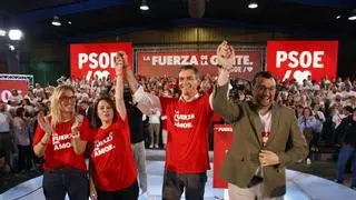 Pedro Sánchez se compromete en Gijón a blindar las pensiones en la Constitución