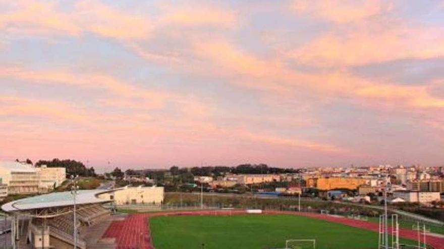 Imagen de las pistas de atletismo de Elviña.