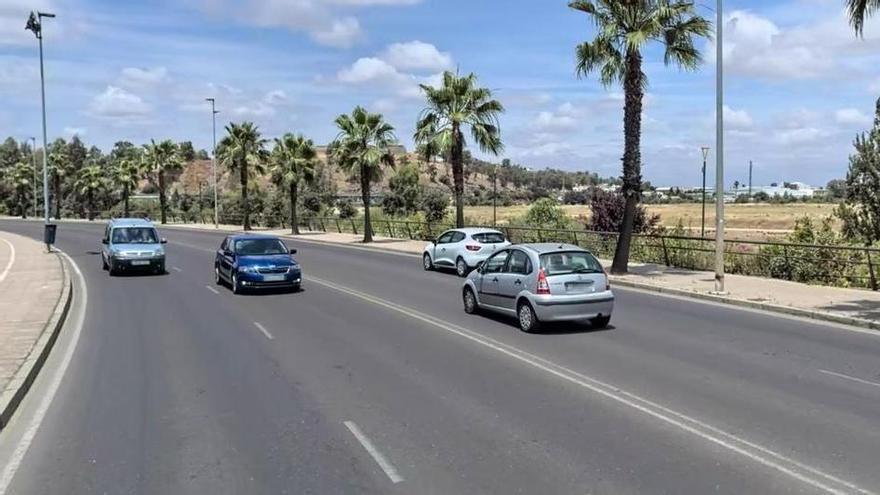 Muere un motorista tras chocar contra una farola en Circunvalación