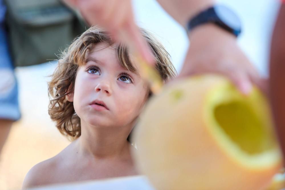 Para celebrar la conquista catalana de Ibiza que se produjo el 8 de agosto de 1235, ibicencos, visitantes y residentes se divirtieron ayer por la tarde en Puig des Molins