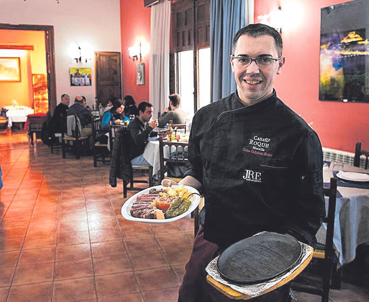 Carlos Gutiérrez, en su restaurante de Morella.