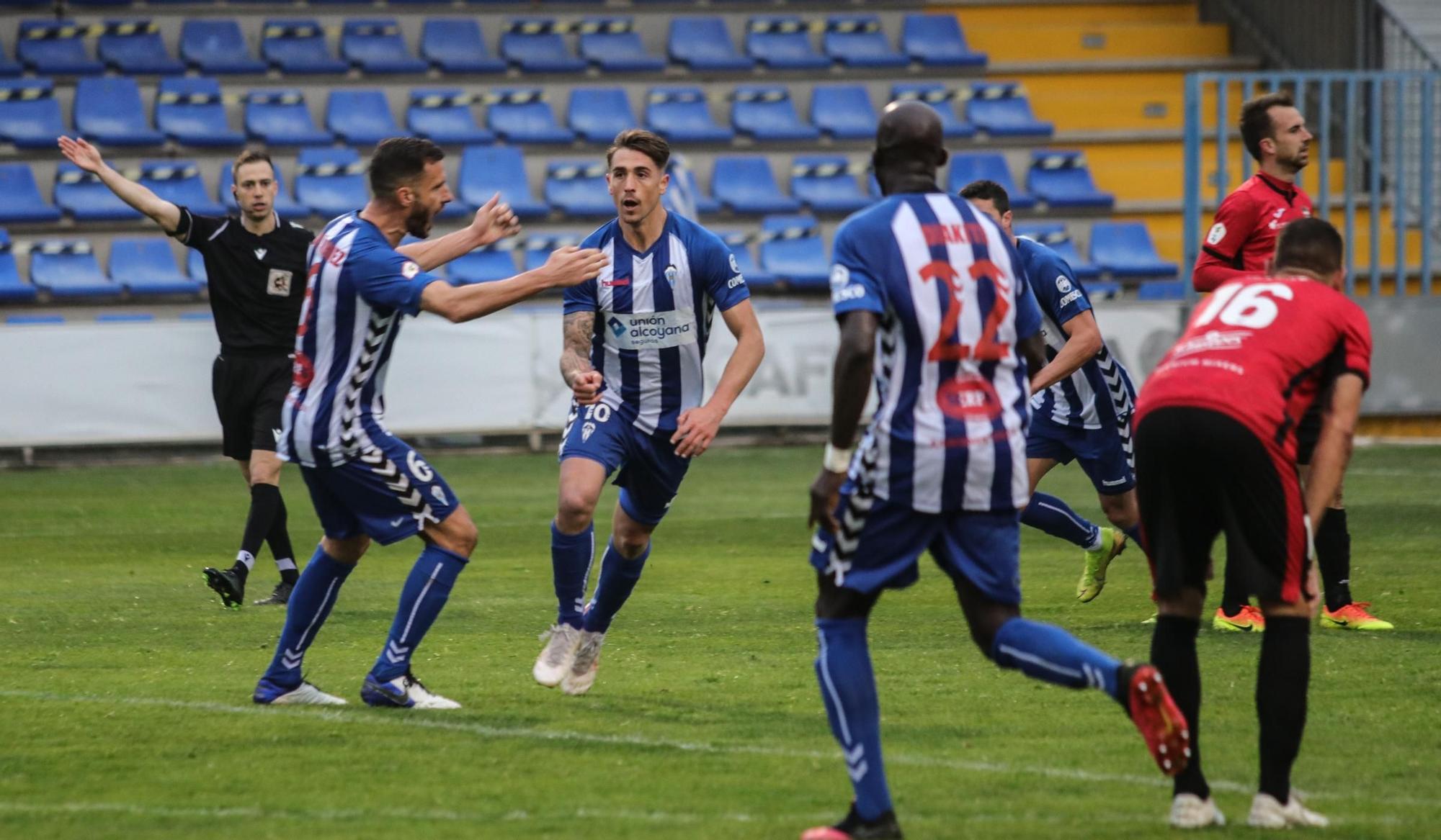 El Alcoyano se lleva los tres puntos ante La Nucía