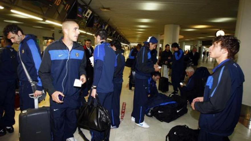 Unai Alba y Kiko Femenía, en primer término, ayer, antes de viajar a Santander.