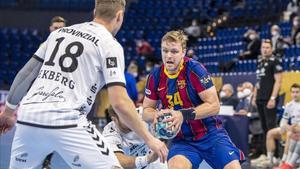 lmendiola55924502 kiel  germany   19 11 2020   barcelona s aron palmarsson  r 201126214422