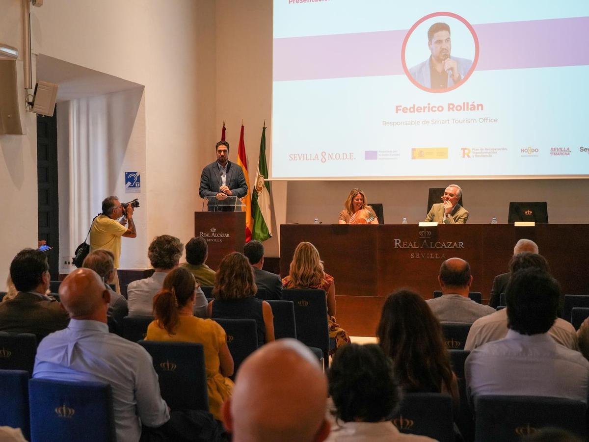 Federico Rollán, responsable de Smart Tourism Office en Sevilla, en el desgranamiento esencial del proyecto.