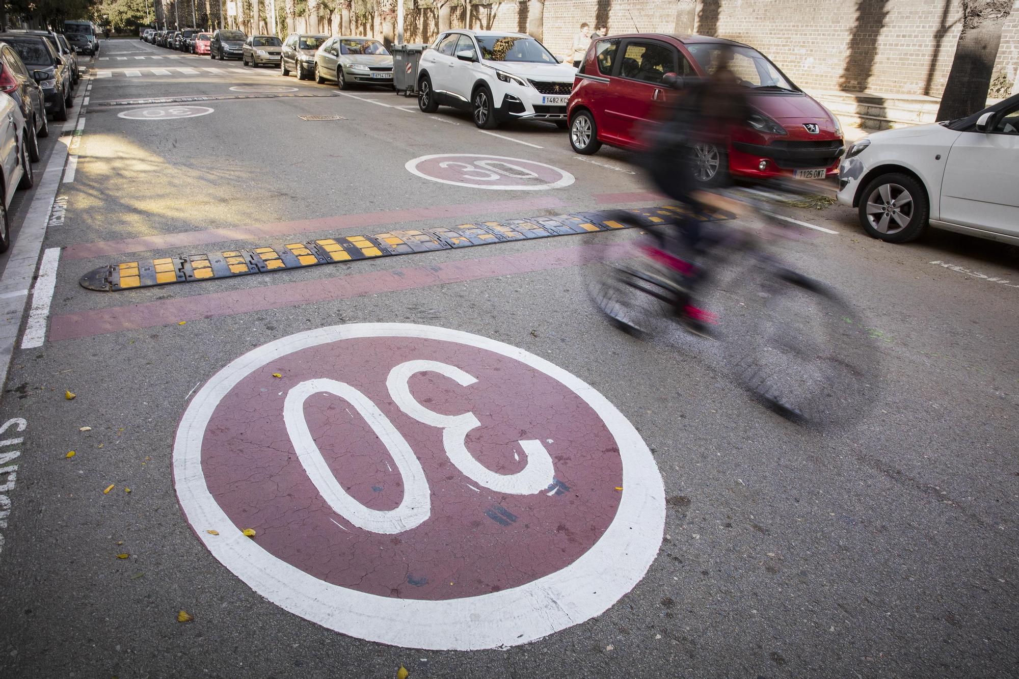 zona 30 barcelona barceloneta señal trafico carretera limite velocidad