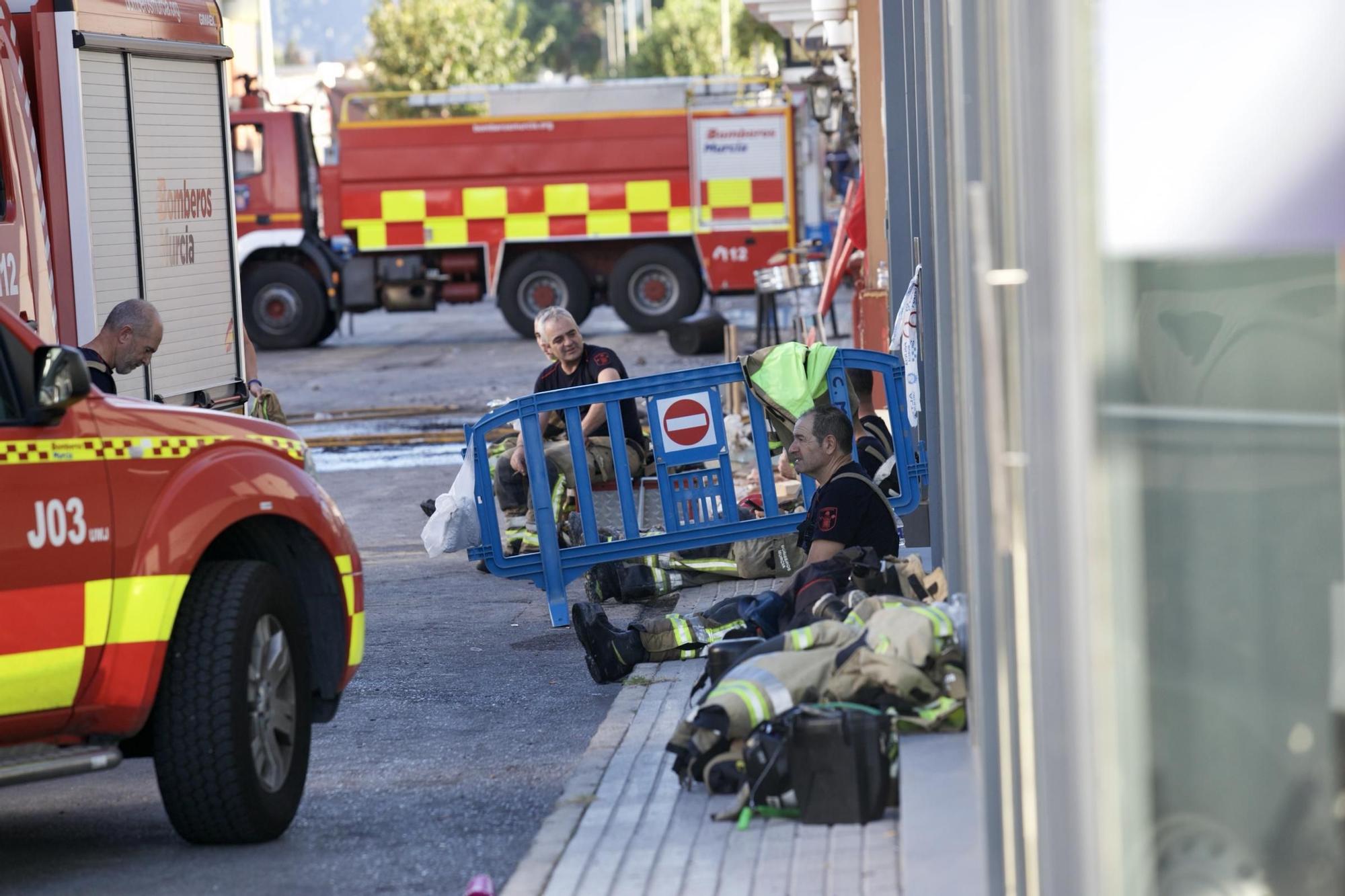 Las imágenes de la zona de ocio de Atalayas tras el incendio en dos discotecas